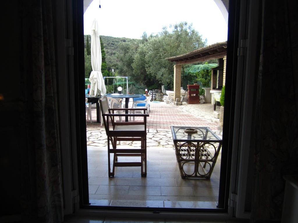 Villa Mike 105 Liapades Camera foto